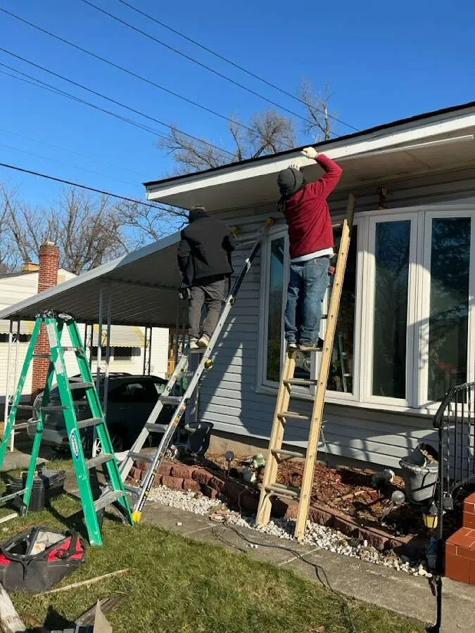 Restoration crew performing exterior repair in Heber Springs